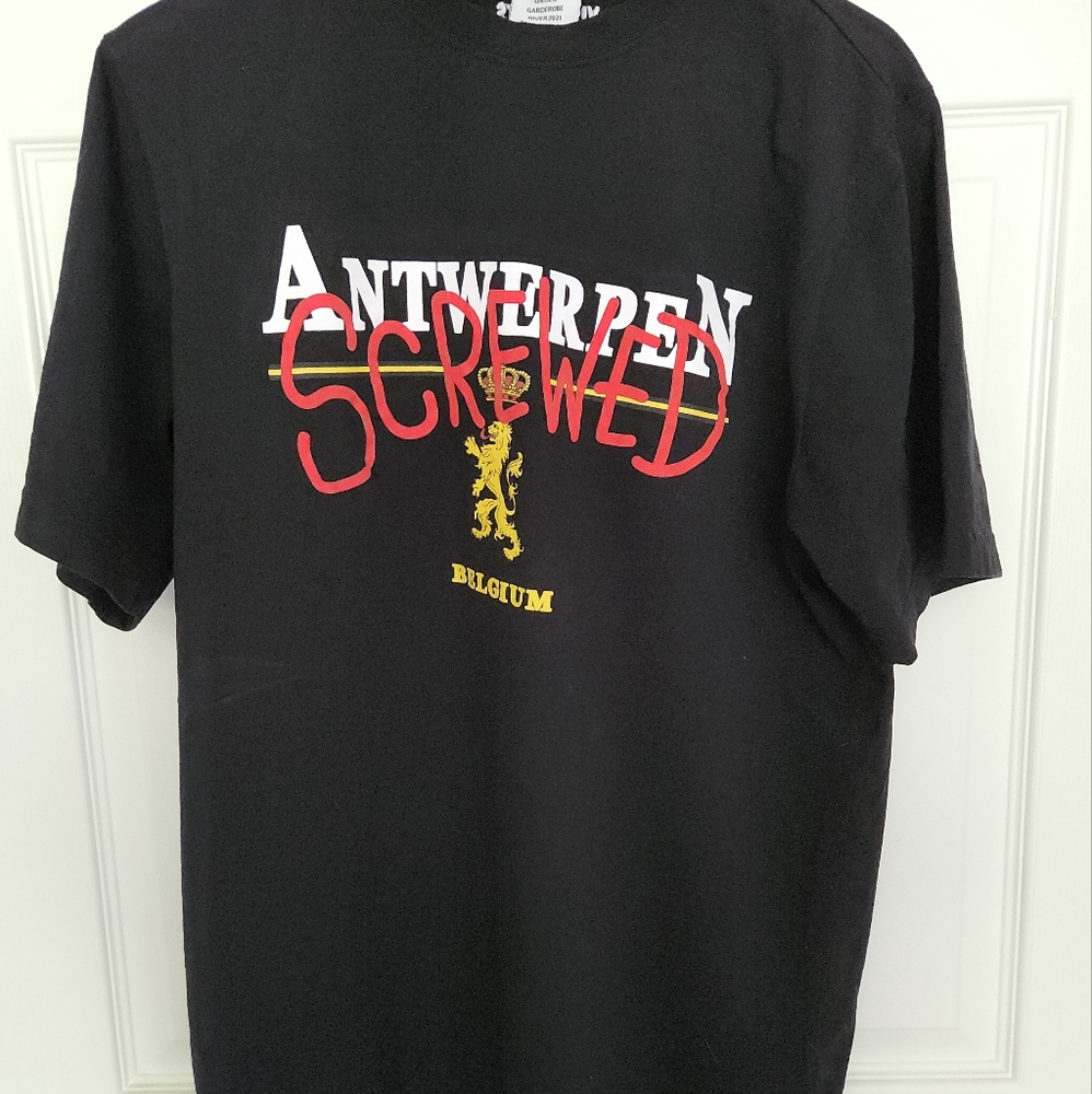VETEMENTS Antwerpen screwed tee shirt medium